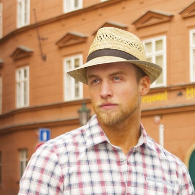 Pánský slaměný klobouk malá krempa s rypsou