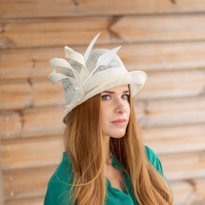 Modelový klobouk sinamay