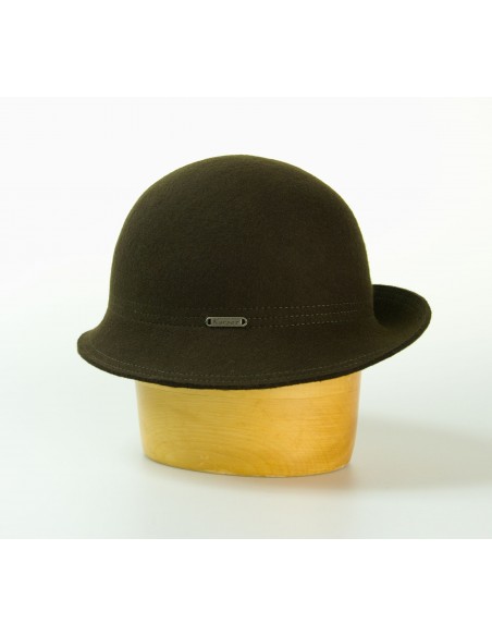 Dámský vlněný klobouk s malou krempou ořezaný s prošitím