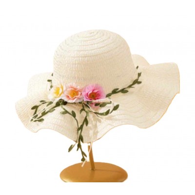 Dámský klobouk zdobený květy