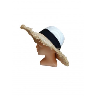 Dámský klobouk zdobený stuhou