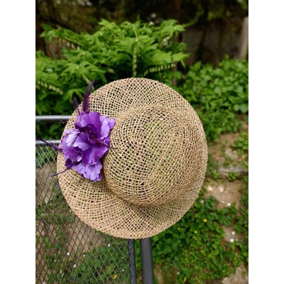 Modelový klobouk z mořské...