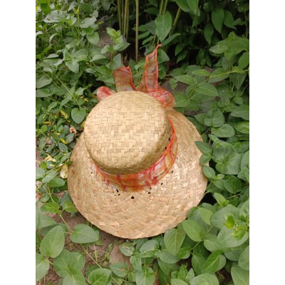 Dámský kšilt zdobený stuhou