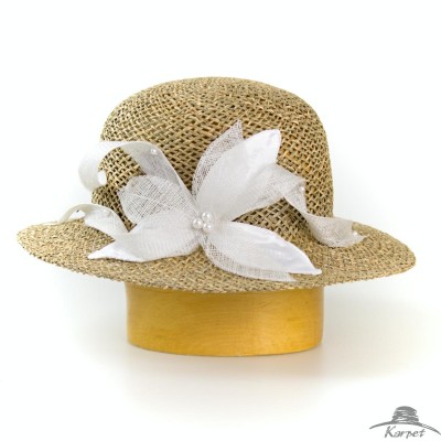 Modelový klobouk z mořské...