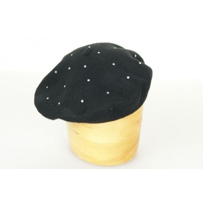 vlněný baret zdobený kamínky 2