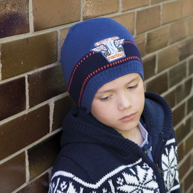 Pletená čepice s aplikací 