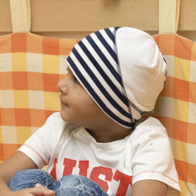 Úpletová čepice kombinovaná s pruhem 