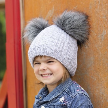 Dívčí pletená čepice dvě bambule