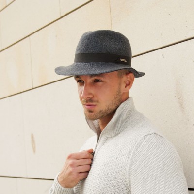 Pánský vlněný klobouk zdobený  rypsovou stuhou 2